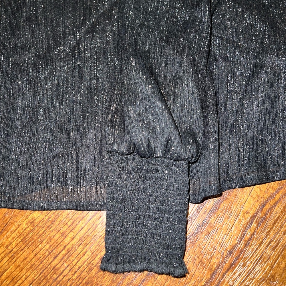 BB Dakota Black Whimsical Chic Shimmer Mock Neck Keyhole Back Blouse Size S - Picture 10 of 15